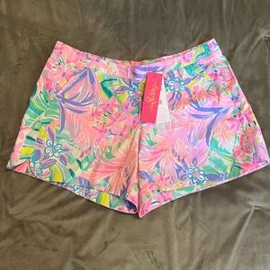 NWT Ocean View shorts in It Was All a Dream print. Size Medium